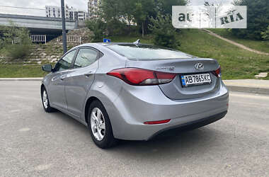 Седан Hyundai Elantra 2015 в 