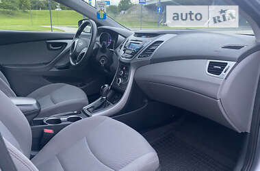 Седан Hyundai Elantra 2015 в 