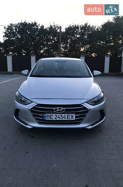 Седан Hyundai Elantra 2017 в 