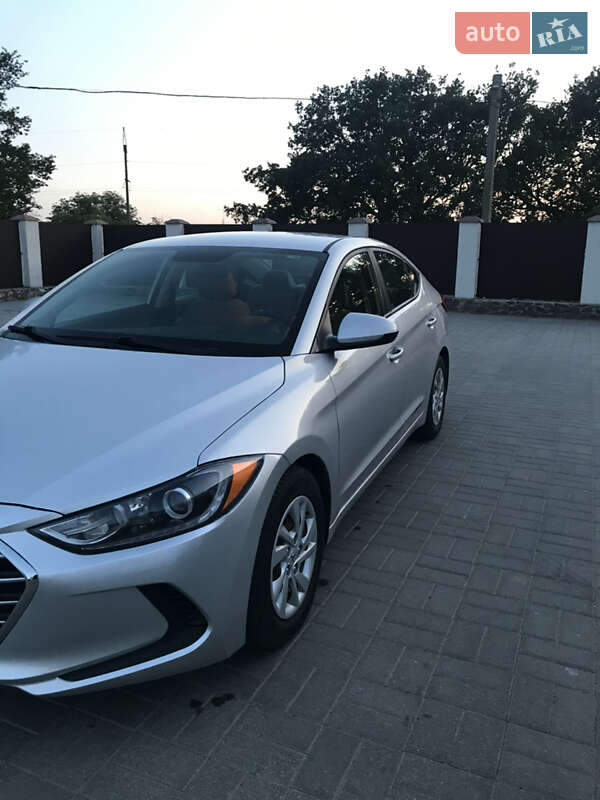 Седан Hyundai Elantra 2017 в Одессе
