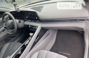 Седан Hyundai Elantra 2021 в 