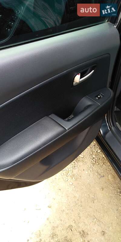 Седан Hyundai Elantra 2008 в Дунаевцах