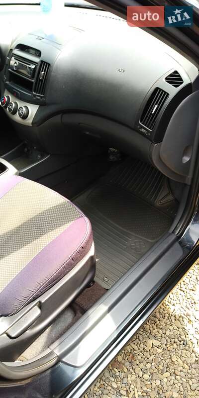 Седан Hyundai Elantra 2008 в Дунаевцах