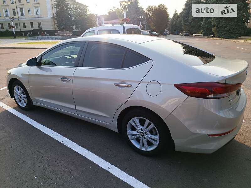 Седан Hyundai Elantra 2018 в Хмельницком