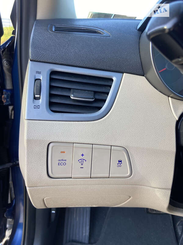 Седан Hyundai Elantra 2015 в Стрые