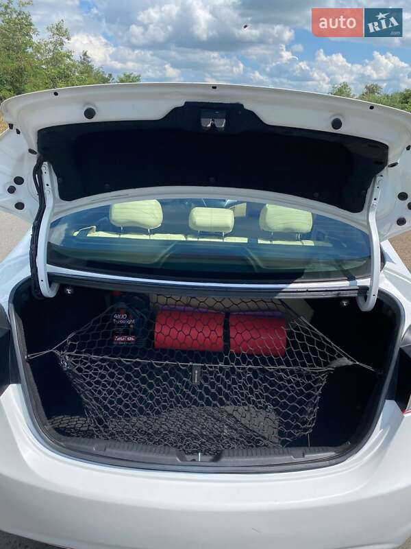 Седан Hyundai Elantra 2012 в Кропивницком