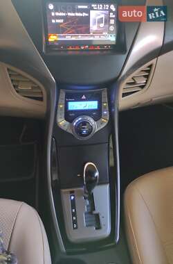 Седан Hyundai Elantra 2012 в Кропивницком