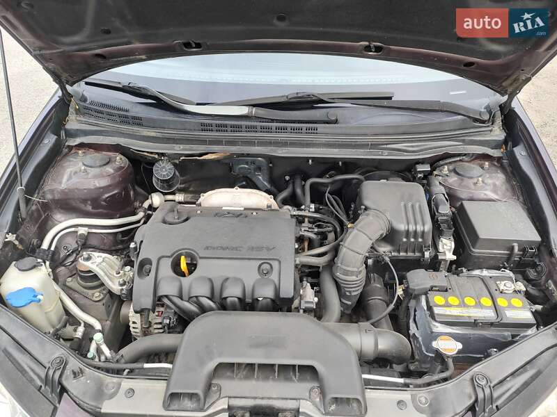 Седан Hyundai Elantra 2008 в Львові