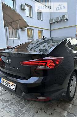 Седан Hyundai Elantra 2020 в Ивано-Франковске