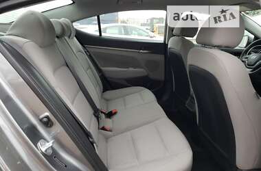 Седан Hyundai Elantra 2018 в 