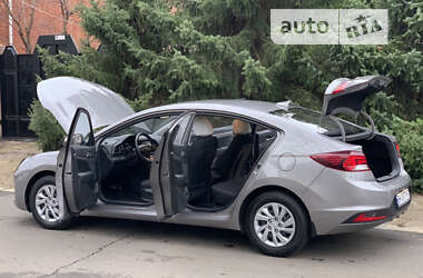 Седан Hyundai Elantra 2020 в 