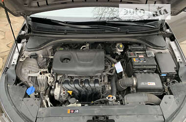 Седан Hyundai Elantra 2020 в 