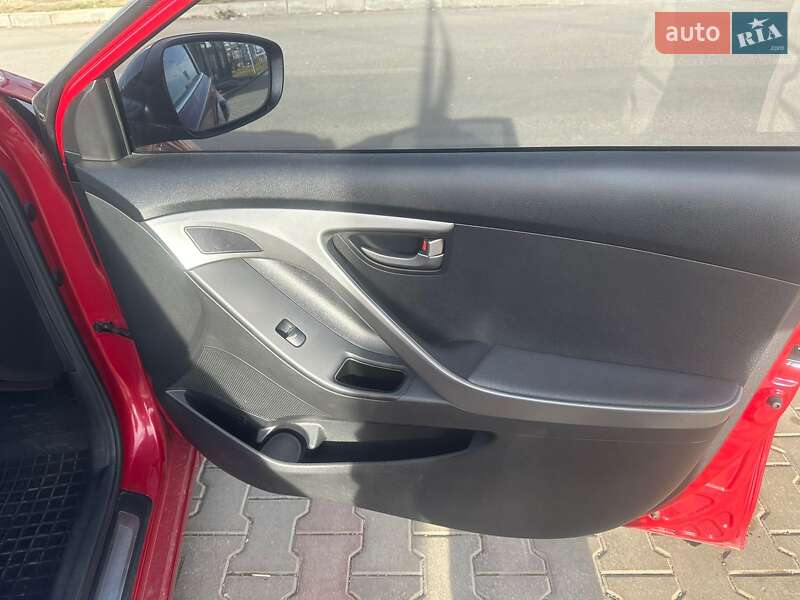 Седан Hyundai Elantra 2014 в Черновцах