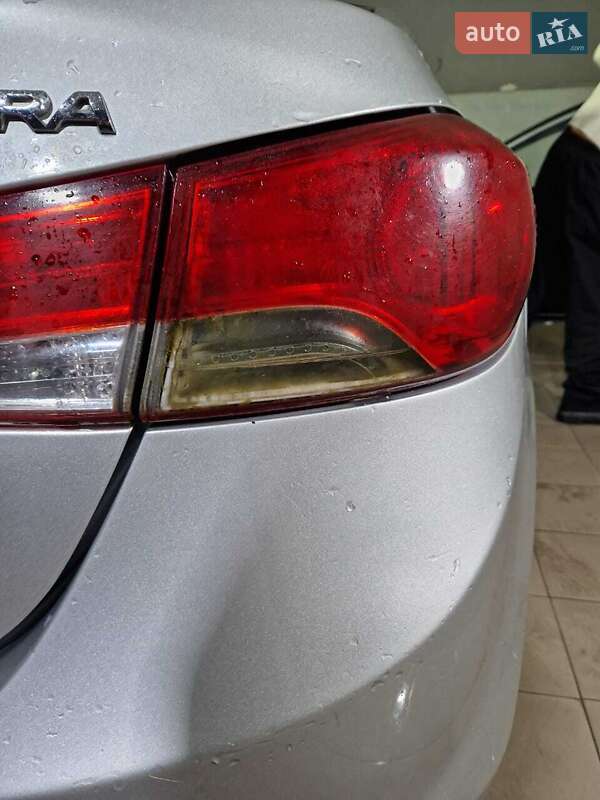 Седан Hyundai Elantra 2012 в Измаиле