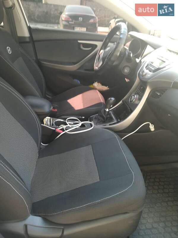 Седан Hyundai Elantra 2013 в Одессе