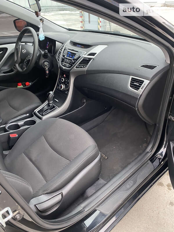 Седан Hyundai Elantra 2015 в Києві