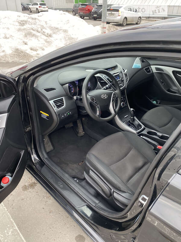 Седан Hyundai Elantra 2015 в Києві