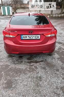 Седан Hyundai Elantra 2013 в Радомишлі