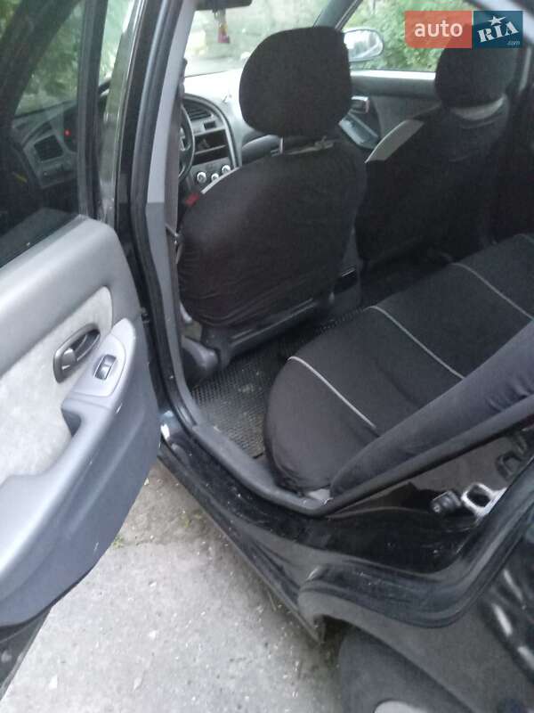 Седан Hyundai Elantra 2003 в Белой Церкви