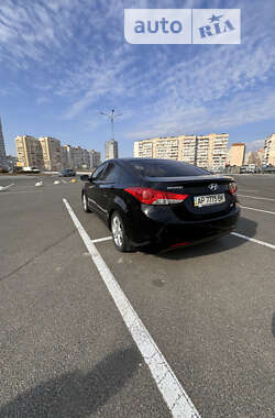 Седан Hyundai Elantra 2013 в Києві