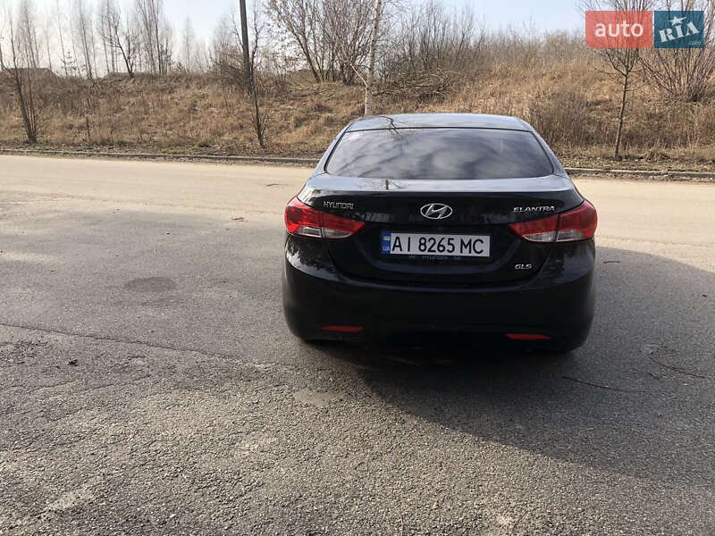 Седан Hyundai Elantra 2011 в Буче