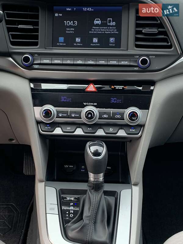 Седан Hyundai Elantra 2020 в Одессе