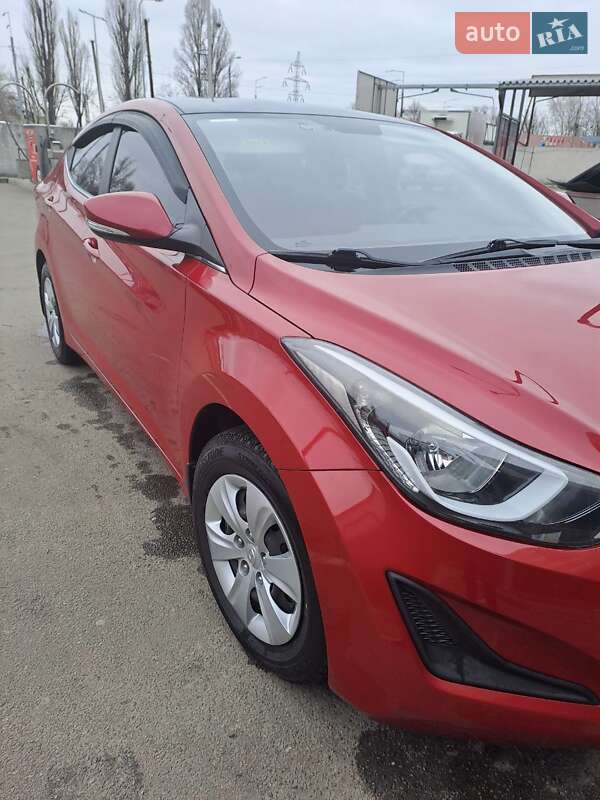 Седан Hyundai Elantra 2014 в Киеве