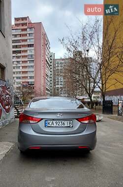 Седан Hyundai Elantra 2013 в Киеве