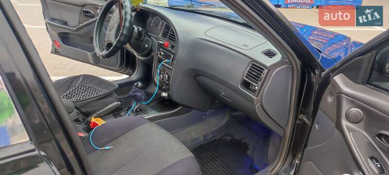 Хэтчбек Hyundai Elantra 2001 в Борисполе