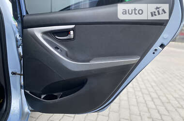 Седан Hyundai Elantra 2013 в Ирпене