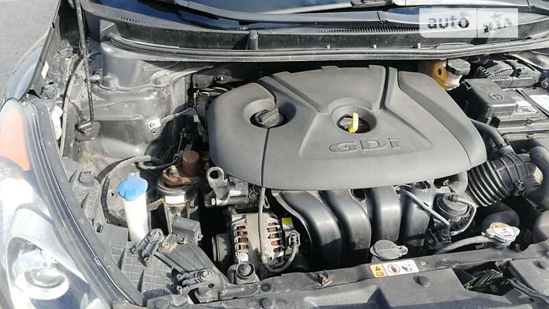 Хэтчбек Hyundai Elantra 2015 в Одессе