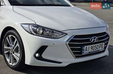 Седан Hyundai Elantra 2016 в Макарове
