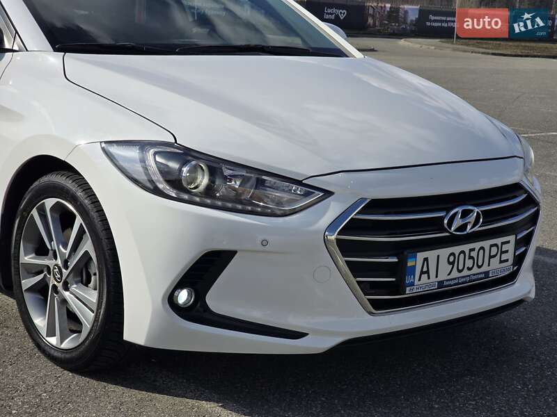 Седан Hyundai Elantra 2016 в Макарове