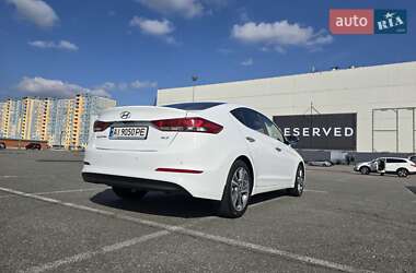 Седан Hyundai Elantra 2016 в Макарове