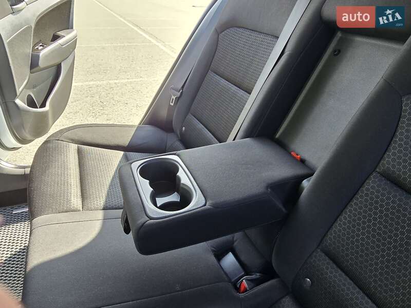 Седан Hyundai Elantra 2016 в Макарове