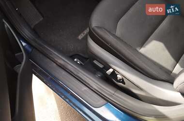 Седан Hyundai Elantra 2016 в 