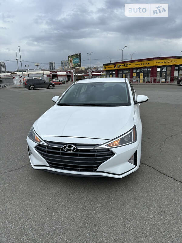 Седан Hyundai Elantra 2019 в Харкові