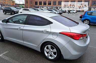 Седан Hyundai Elantra 2012 в Києві