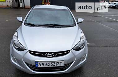 Седан Hyundai Elantra 2012 в Києві