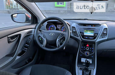 Седан Hyundai Elantra 2014 в Кривом Роге