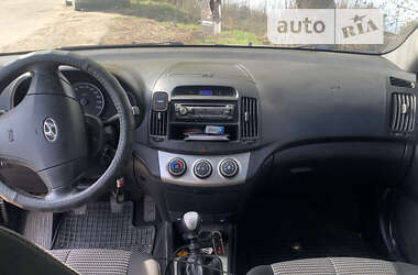 Седан Hyundai Elantra 2010 в Виннице