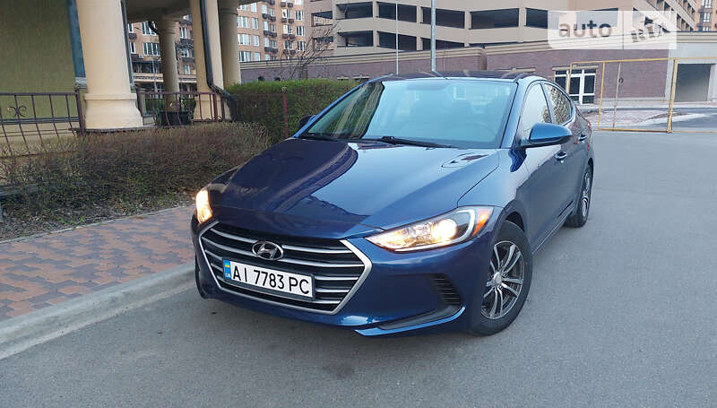 Седан Hyundai Elantra 2018 в Киеве