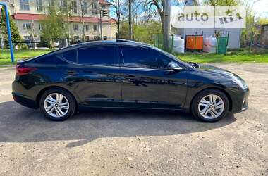 Седан Hyundai Elantra 2019 в Львове