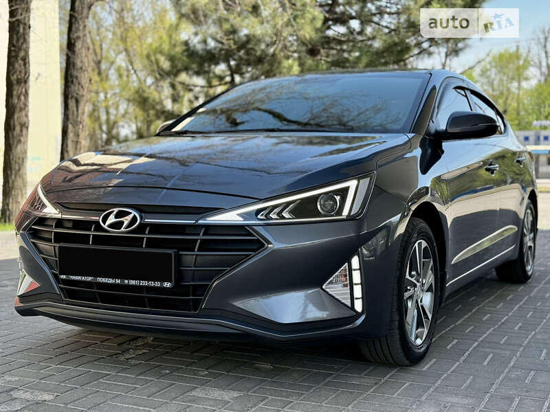 Седан Hyundai Elantra 2019 в Днепре
