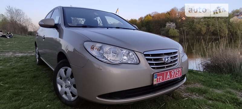 Седан Hyundai Elantra 2010 в Вінниці