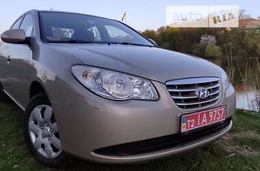 Седан Hyundai Elantra 2010 в Виннице