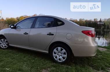 Седан Hyundai Elantra 2010 в Виннице