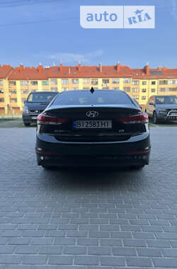 Седан Hyundai Elantra 2016 в Львове