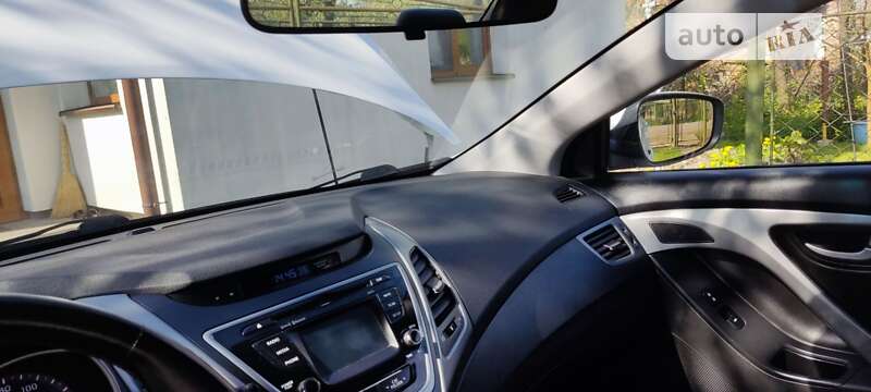 Седан Hyundai Elantra 2014 в Ивано-Франковске