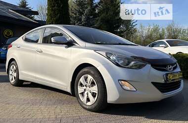 Седан Hyundai Elantra 2011 в Львове